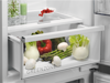 AEG SCE818E8TS 7000 Series 177.2cm No Frost Integrated Fridge Freezer White